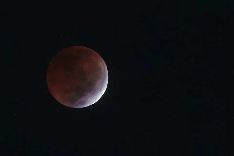 Astrônomos descobrem “quase-lua” que viaja com a Terra há seis décadas