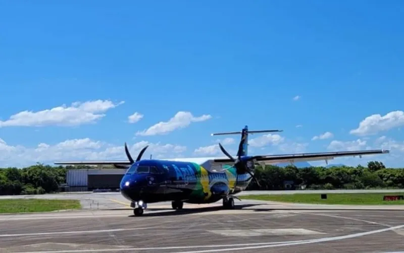 Azul devolve ATR 72-600 com pintura da bandeira do Brasil