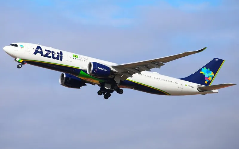 Azul prevê redução de dívidas e foco em eficiência operacional