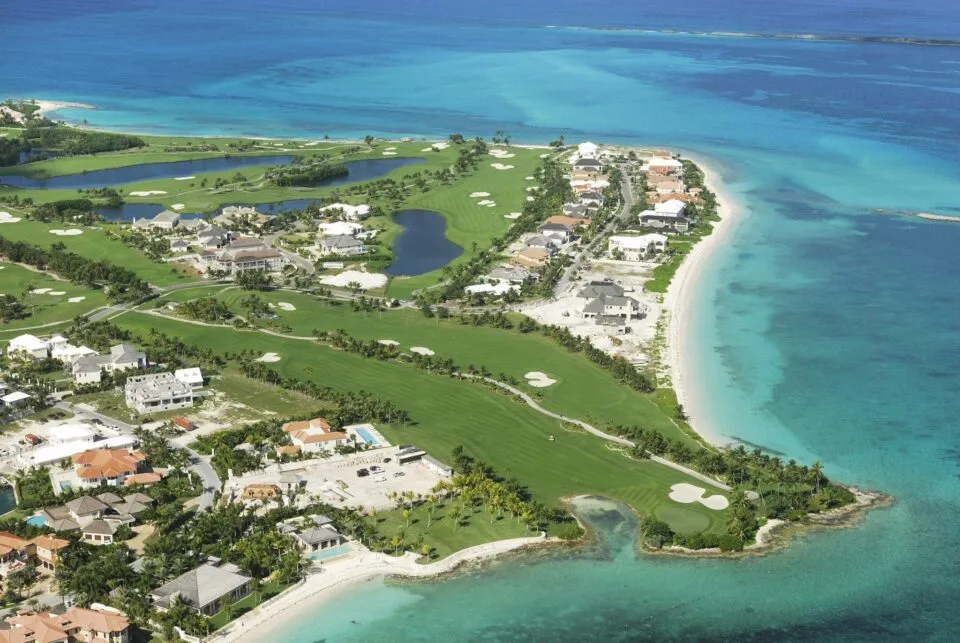 Bahamas ampliam oferta de luxo com novos resorts e investimentos milionários