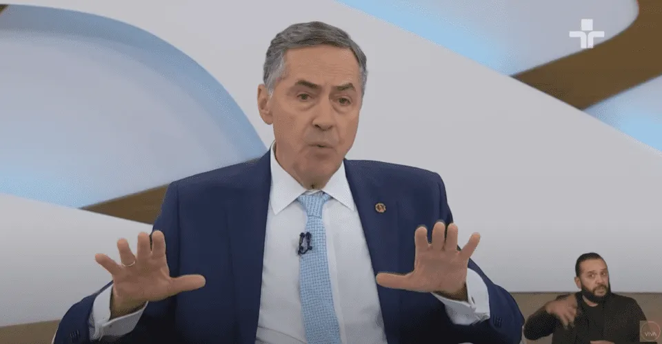 Barroso passa mal no STF e é levado para fazer exames em hospital