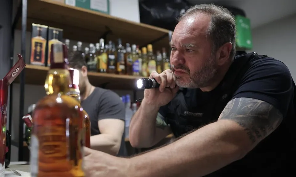 Brasil tem 17 casos confirmados de intoxicação por metanol e 200 em investigação