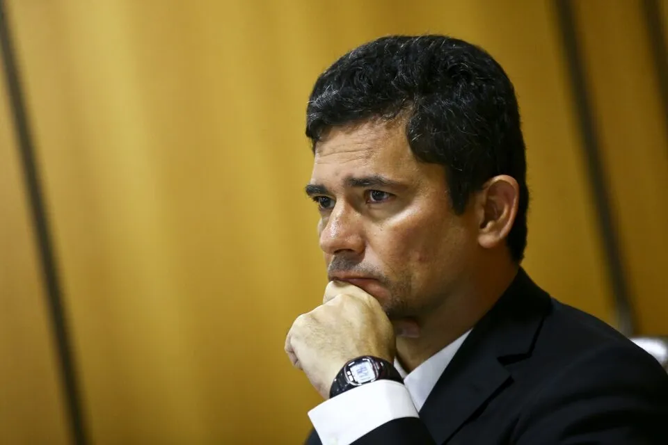 Câmara aprova projeto de Sergio Moro contra ataques a agentes públicos