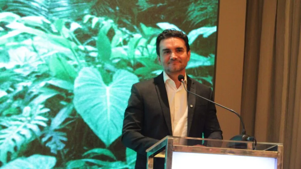 Celso Sabino evita antecipar planos eleitorais e diz estar focado em concluir projetos do Turismo – M&E