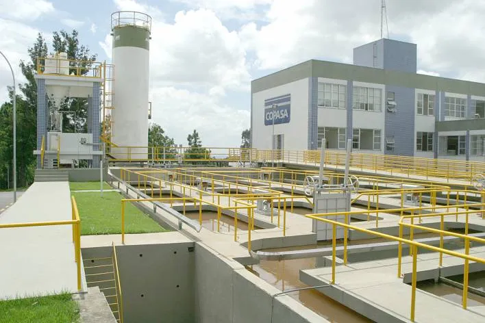 Copasa (CSMG3) avança rumo à privatização e ação sobe: quais próximos passos?