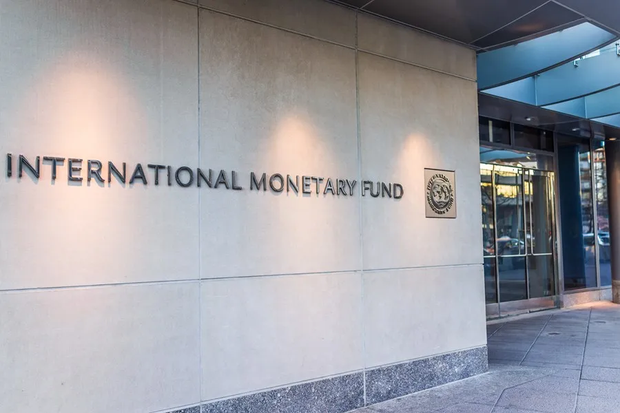 FMI vê fiscal no Brasil menos grave, mas novo salto da dívida com corrida ao Planalto