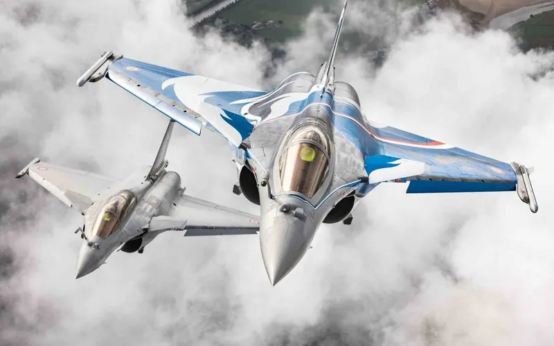 França planeja ampliar frota de Rafale para 286 caças