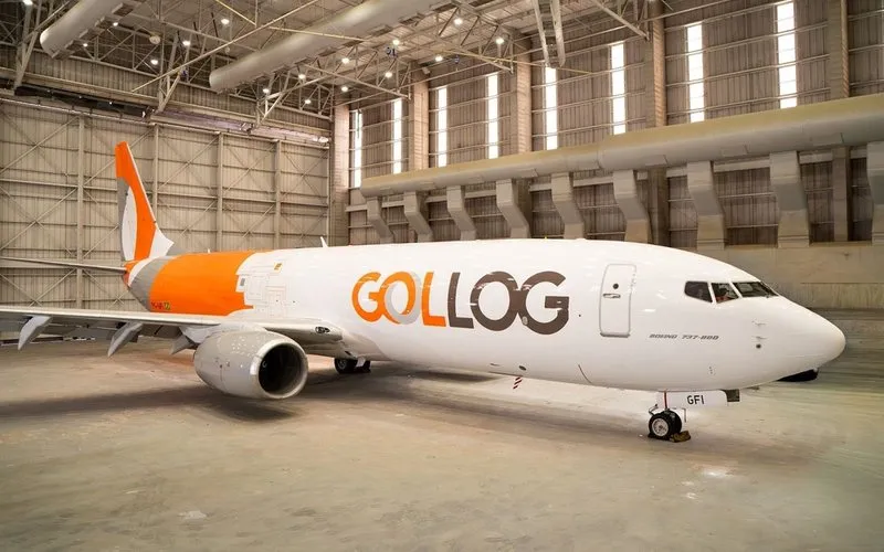 Gol recebe primeiro 737 cargueiro com pintura da Gollog