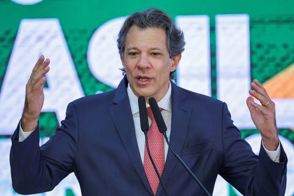 Haddad lidera corrida presidencial em cenário sem Lula, mostra AtlasIntel
