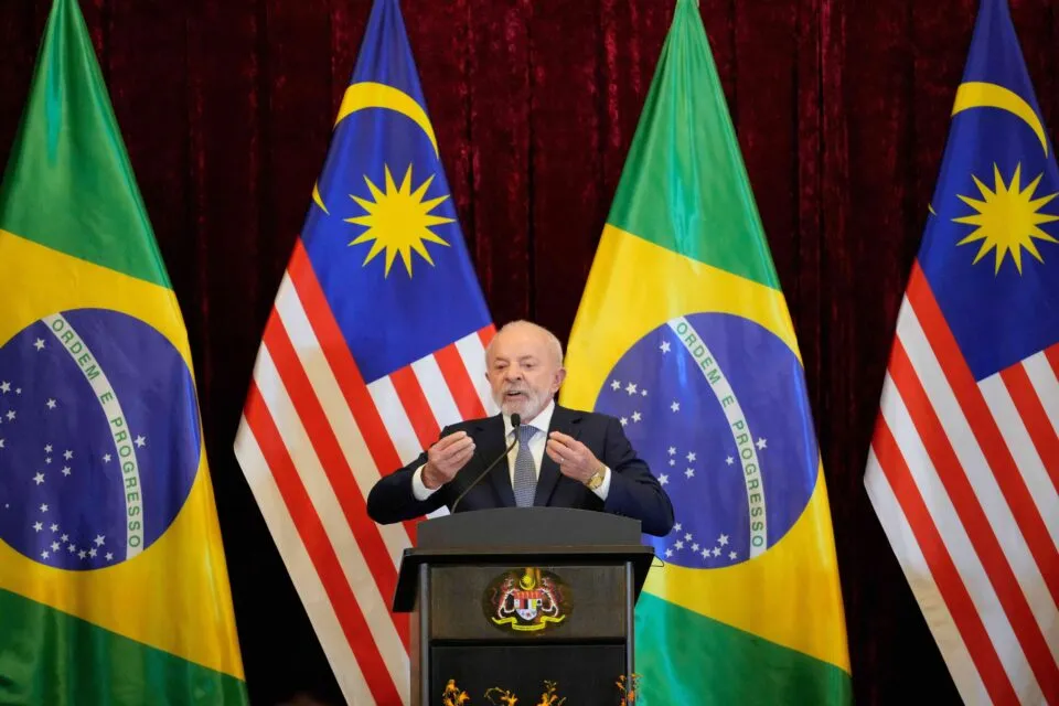 Lula busca normalizar relação com Trump e afirma: “Bolsonaro é passado”