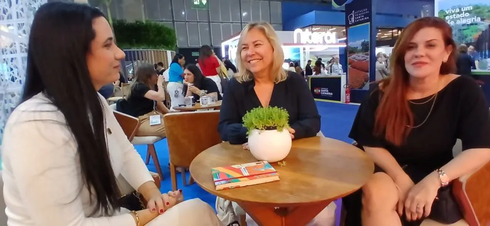 Pousadas de Fernando de Noronha (APFN) participam da Abav