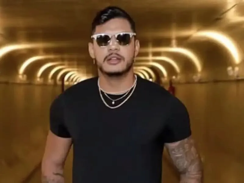 Rapper Hungria recebe alta de hospital em Brasília