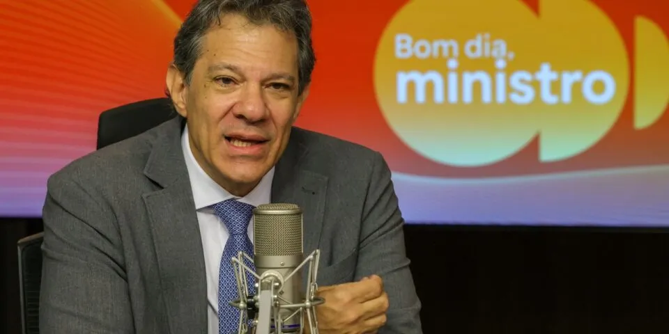 Tarifaço prejudicou mais que beneficiou população dos EUA, diz Haddad