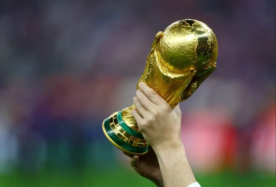 Torcer ou investir? Quanto rende no seu bolso o sonho de ver a Copa do Mundo 2026?