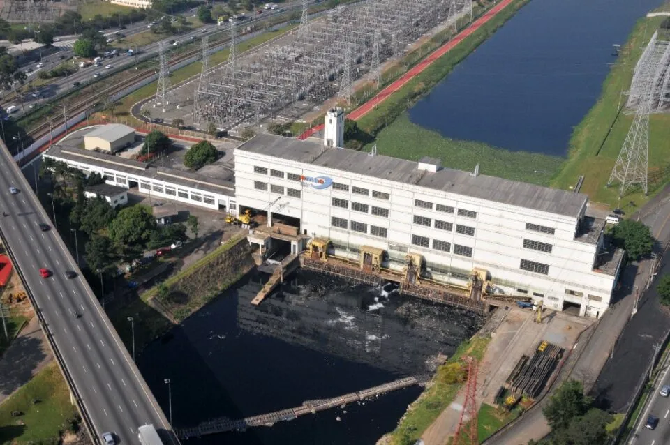 debêntures de controlador, garantidas por ações, tiveram vencimento antecipado