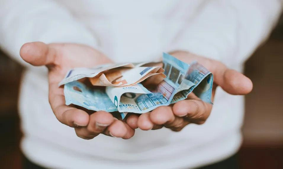 Arrecadação federal soma R$ 261,908 bilhões em outubro e bate recorde, diz Receita