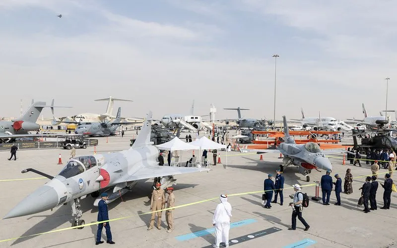 Dubai Airshow 2025 abre com mais de US$ 40 bilhões em novos pedidos