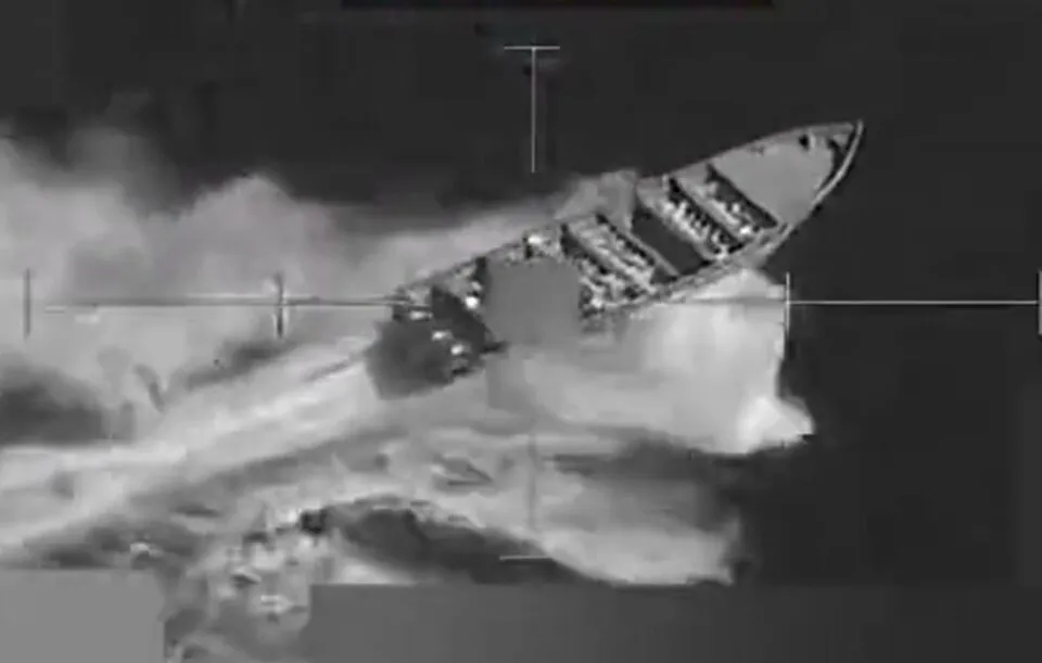 EUA fazem novo ataque no Pacífico, afundam embarcação e matam 3 pessoas