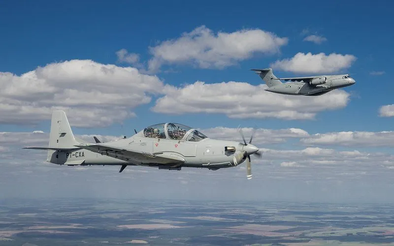 Embraer firma parceria para aprimorar gestão de aviões militares