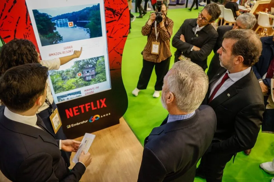 Embratur e Netflix lançam guia de turismo inspirado em produções brasileiras