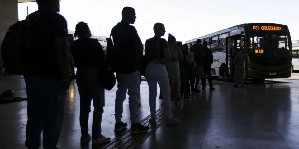 Estudo defende substituir vale-transporte por tarifa zero universal