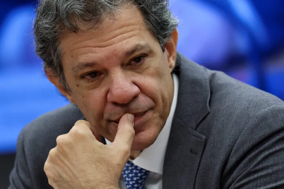 Haddad não confirma se fica na Fazenda e diz que já entregou tudo a Lula