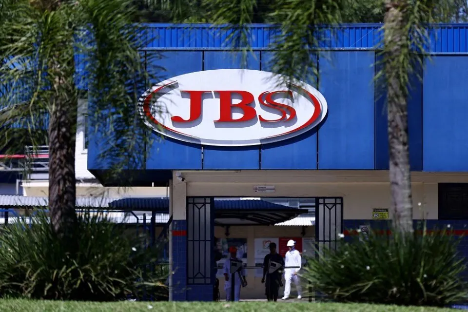JBS (JBSS32) tem lucro líquido de US$ 581 milhões no 3º trimestre