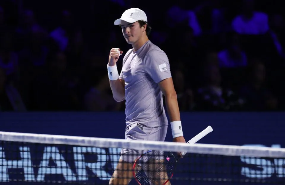 João Fonseca mantém posição no ranking mesmo sem jogar e terminará temporada no Top30