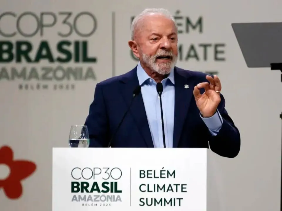 Lula embarca de volta ao Brasil após participar de cúpula Celac-UE na Colômbia