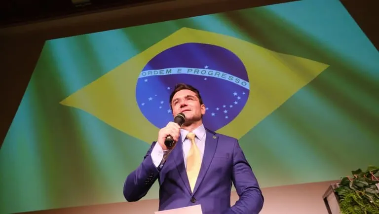 Ministro fala em “vira-latismo” ao rebater críticas à COP30