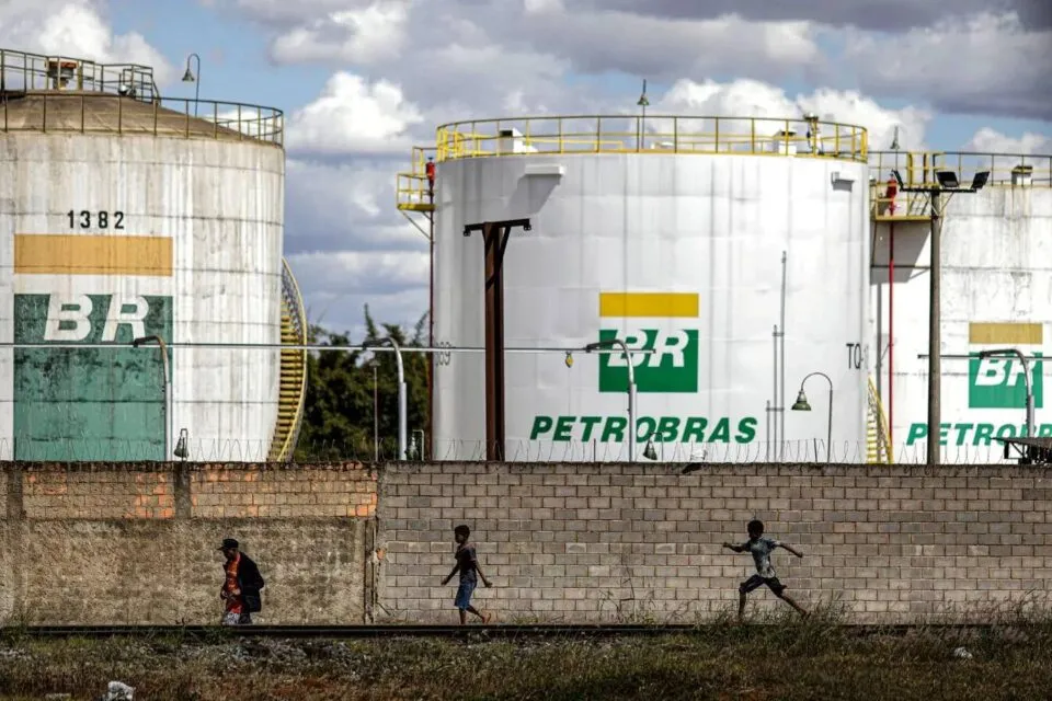 Petrobras obtém aval do Ibama para ampliar produção em 6 plataformas