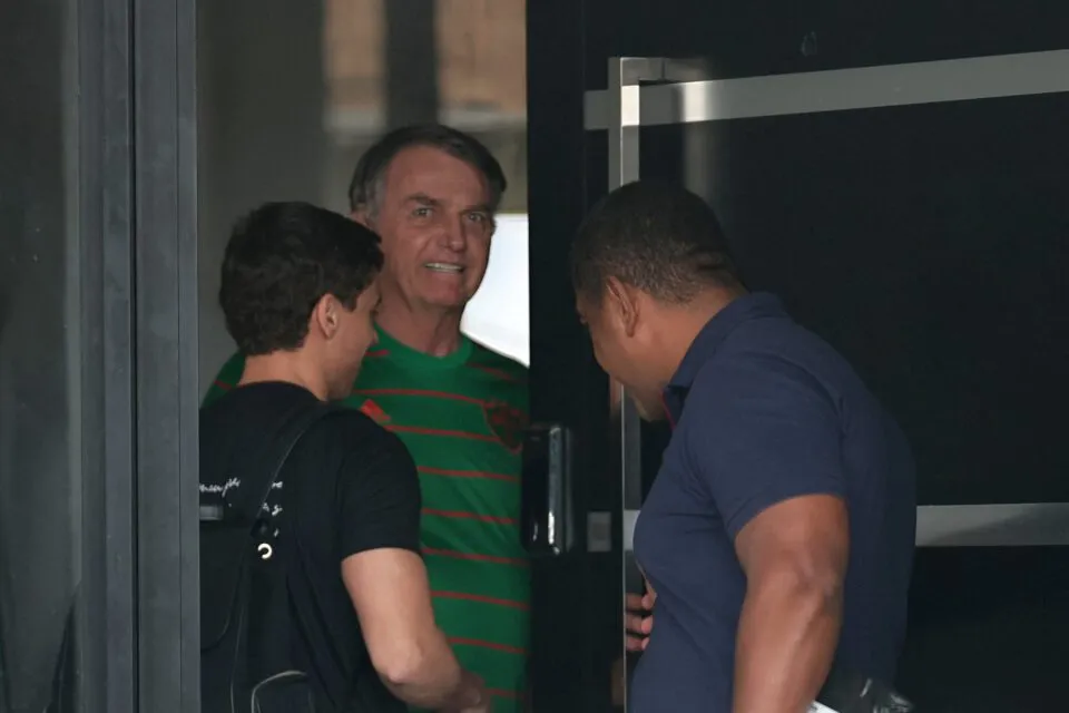 Preso pela PF, Bolsonaro passa hoje por audiência de custódia; saiba como funciona