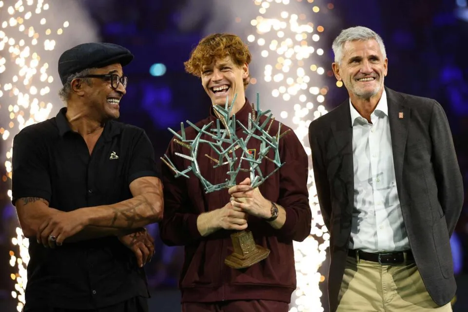 Sinner conquista título inédito no Masters de Paris e retorna ao topo do ranking