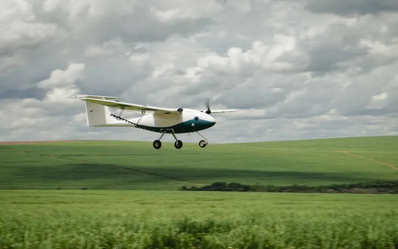 Synerjet inicia entregas do avião agrícola elétrico Pelican 2 no Brasil