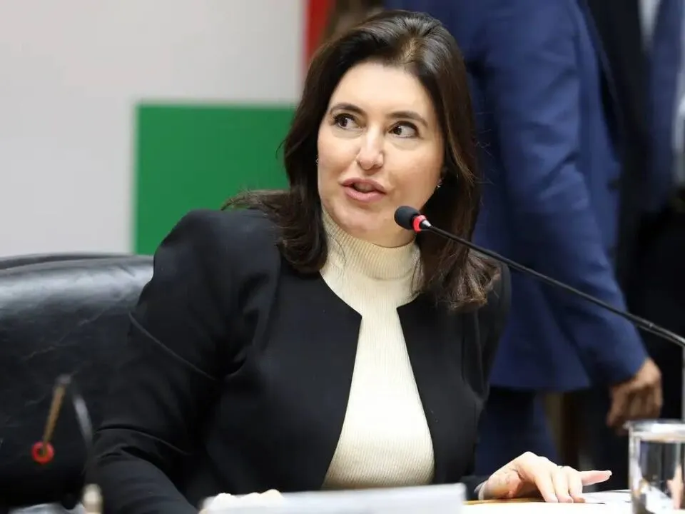 Temos que ser duros na meta de inflação para mirar nela a todo custo, diz Tebet