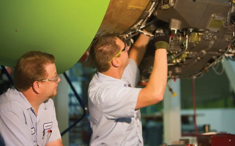 Universidade lança curso superior em Manutenção de Aeronaves