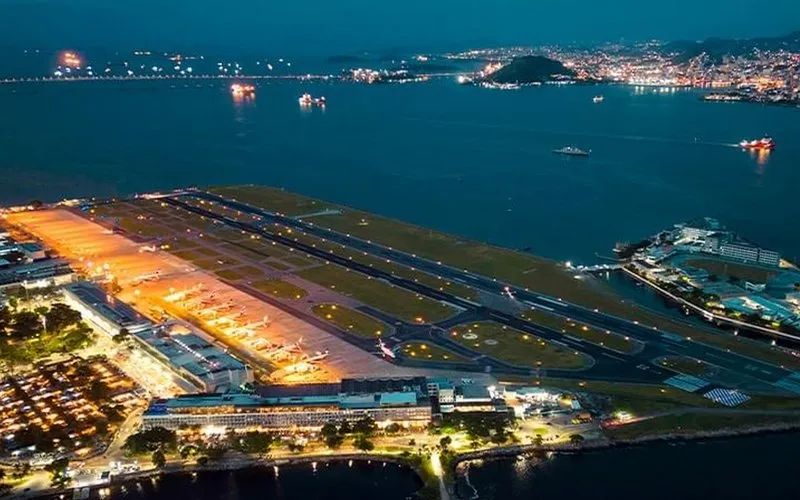 Aeroporto Santos Dumont amplia terminal e ganha ônibus elétricos