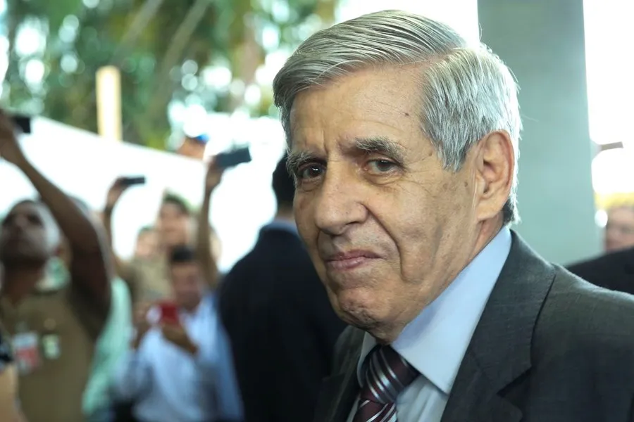 Articulação de militares e laudo antecederam decisão que levou Heleno à domiciliar