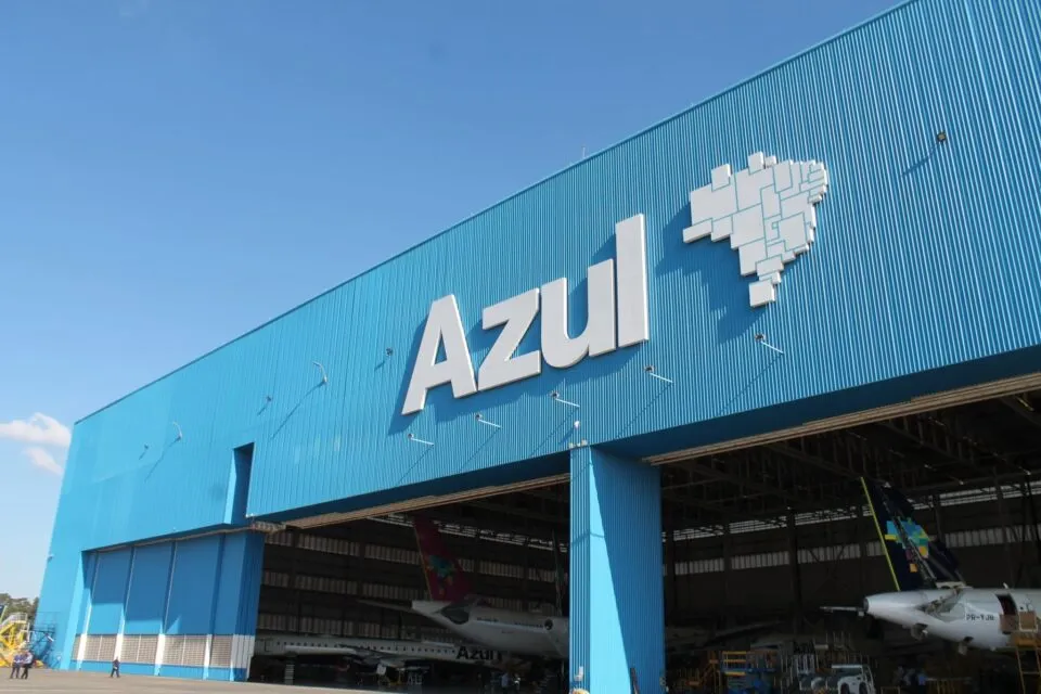 Azul abre 51 vagas em áreas operacionais e estratégicas no fim de 2025