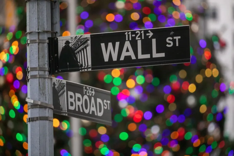 Bolsas de NY fecham em queda e mineradoras caem após baixa de metais preciosos