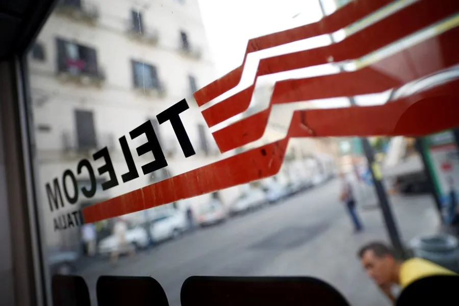 Conselho da Telecom Italia apova proposta para converter ações de poupança