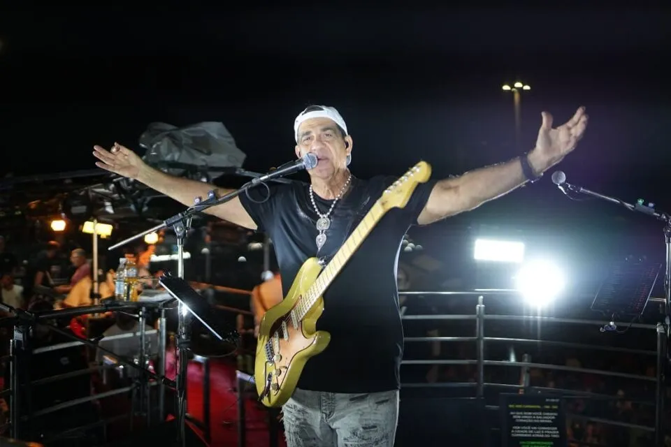 Bloco Por Amor ao Iate com Durval Lelys; veja horário, percurso e onde comprar abadá