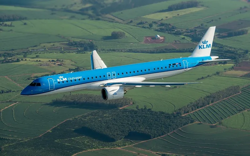 Embraer E195-E2 da KLM ganha mais assentos