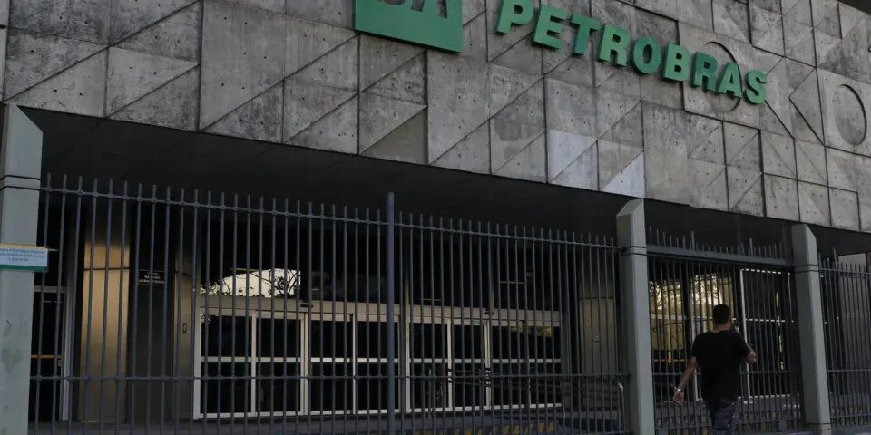 Federações se dividem sobre futuro da greve na Petrobras