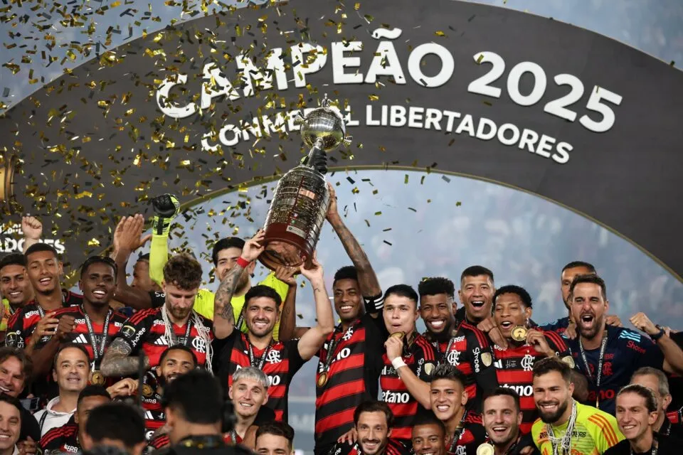 Flamengo e Palmeiras lideram premiações da Libertadores 2025; veja lista da Conmebol