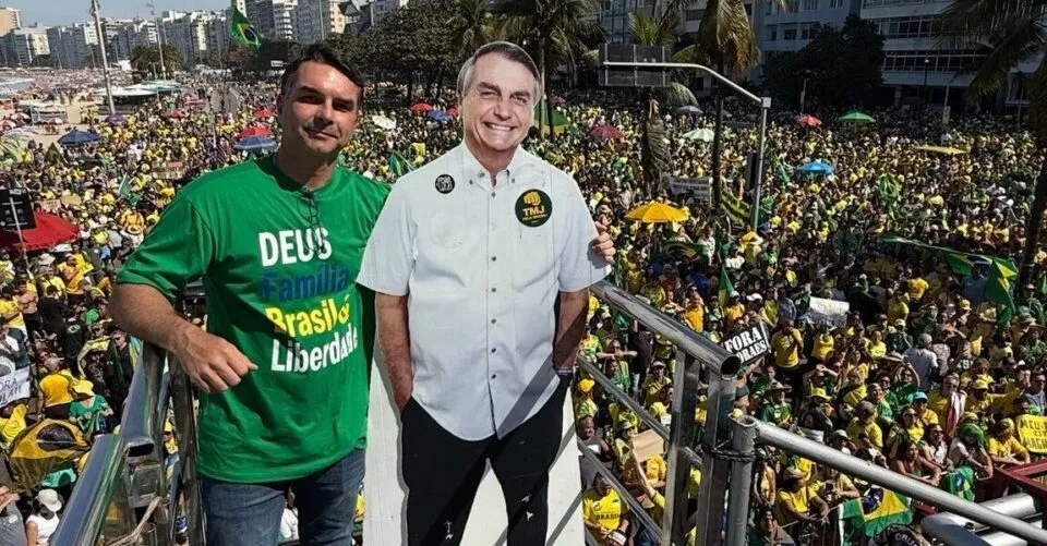 Flavio Bolsonaro e Nikolas Ferreira associam escolha eleitoral a projeto de anistia