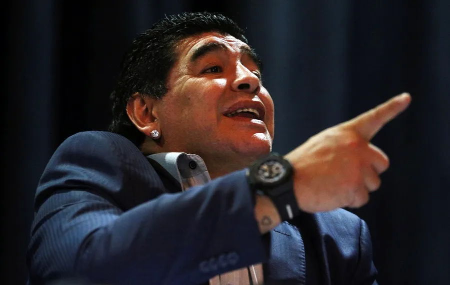 Irmãs de Diego Maradona serão processadas por gestão fraudulenta da marca do jogador