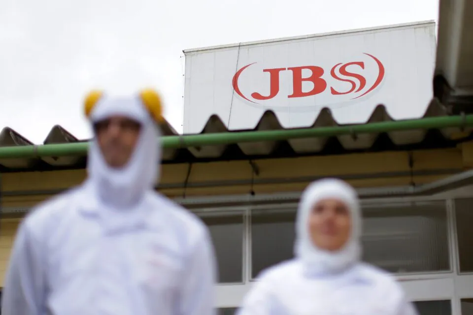 Justiça manda governo incluir subsidiária da JBS na “lista suja” do trabalho escravo
