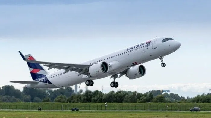 Latam Brasil amplia operações internacionais em 2026 com novos voos para Barcelona e Bariloche