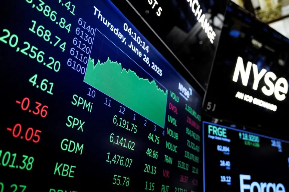 Mercados da Ásia operam sem direção única na última semana de 2025